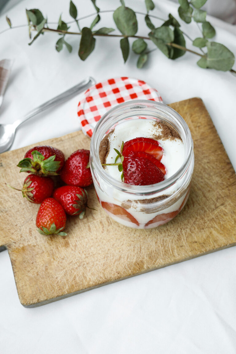 No-Bake Strawberry Cream Dessert in a Jar