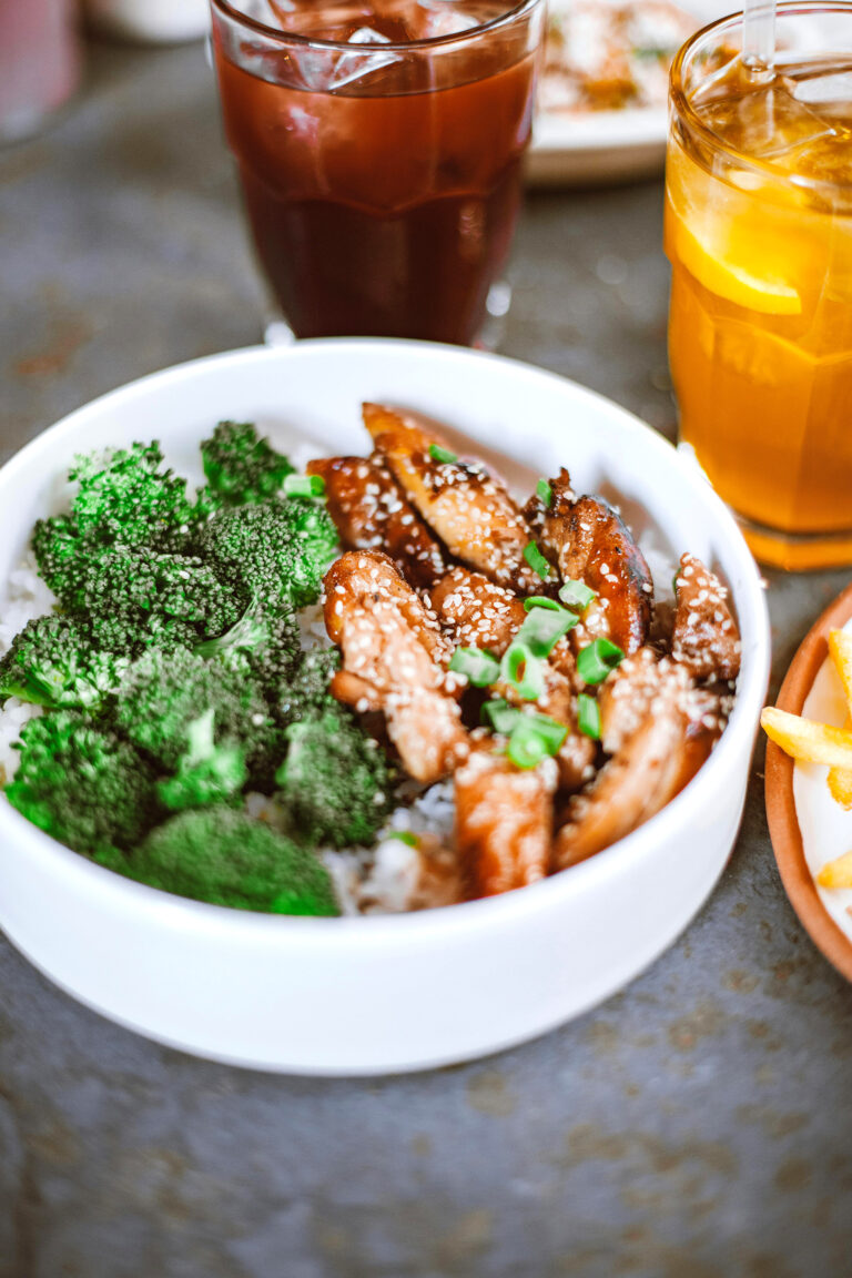 Easy Teriyaki Chicken Bowl with Rice and Steamed Broccoli